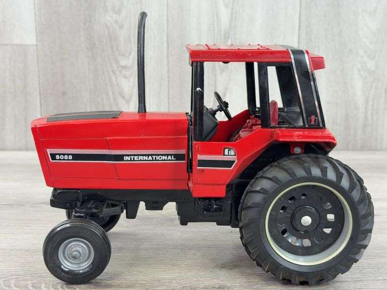 International 5088 WF, 1/16, Ertl