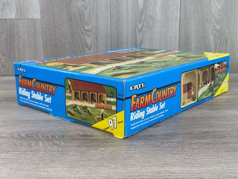 Farm Country Riding Stable Set, 97 Pieces, Ertl, Unsure If Complete