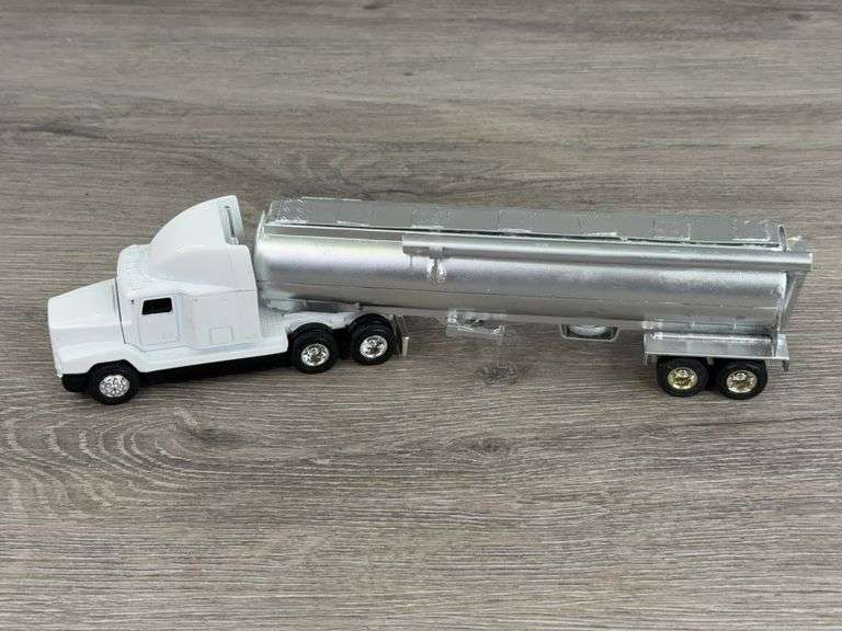 Truck W/Auger Bulk Feeder, 1/64, Custom
