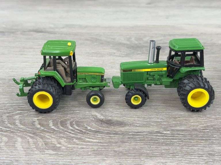 9 John Deere Tractors, 1/64, Ertl & Custom