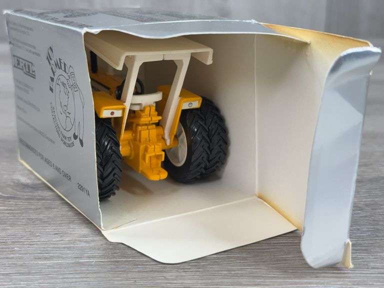 Minneapolis-Moline G750 MFD ROPS Duals, 1/43, Toy Farmer