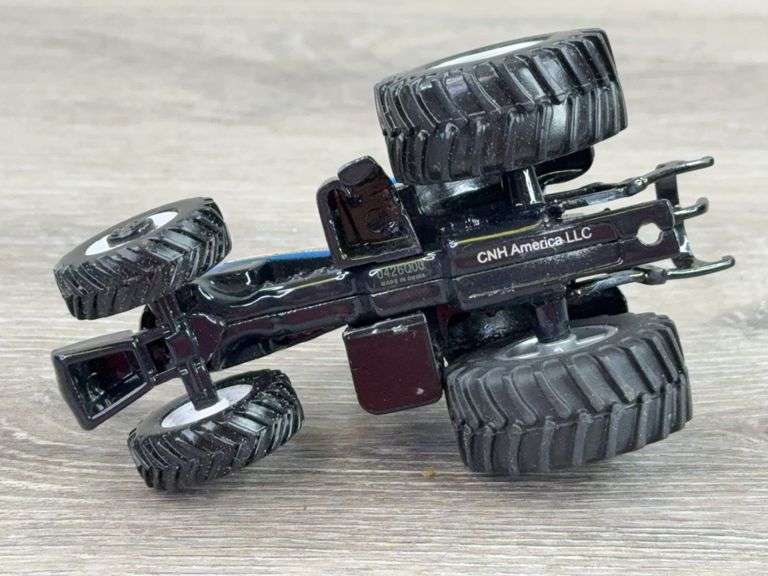 New Holland T8040, T7040 & TG305, 1/64, Ertl