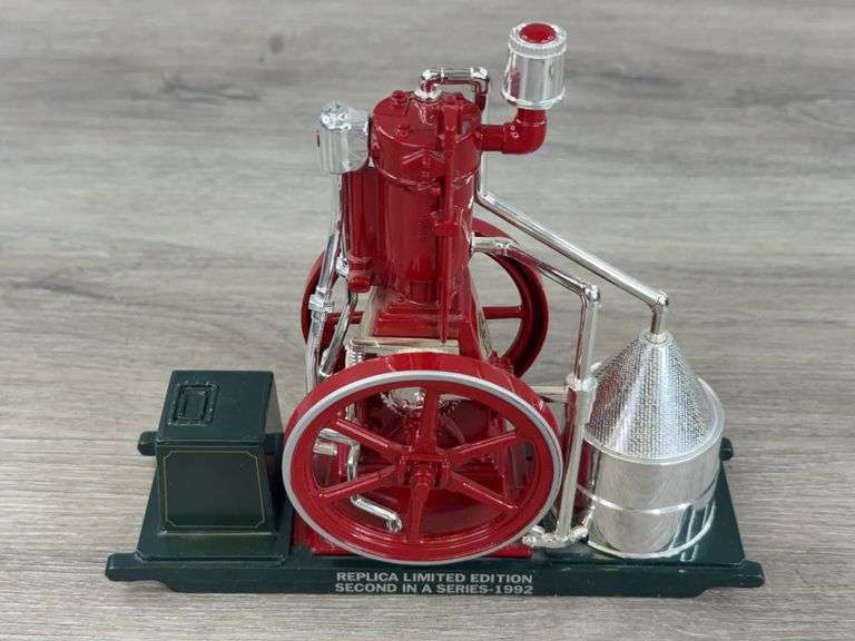 IHC Famous Engine, 1/8, 1992 Limited Edition, 1 Of 5,000, Ertl, 2nd In A Series