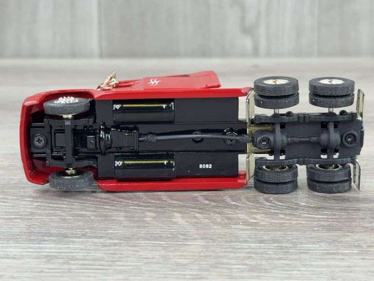 Truck W/SpecCast Refrigerated Trailer, 1/64