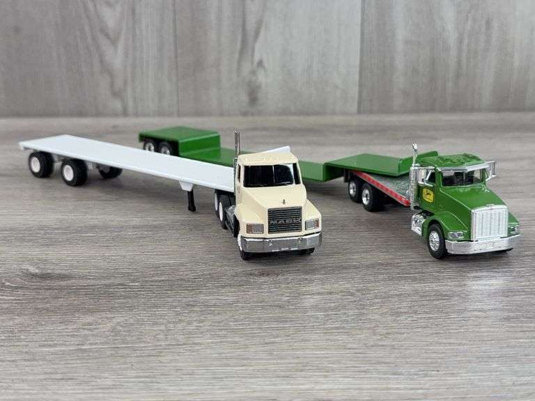 Peterbilt John Deere & Mack CH600  Penjoy Trucks & Flatbed Trailers, 1/64, John Deere Custom
