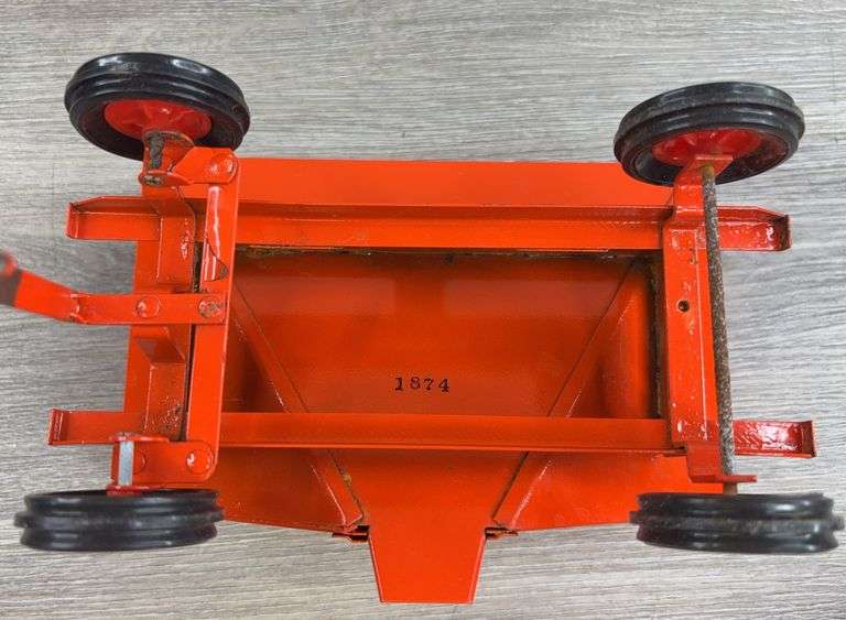 ERTL Gravity Feed Grain Hopper