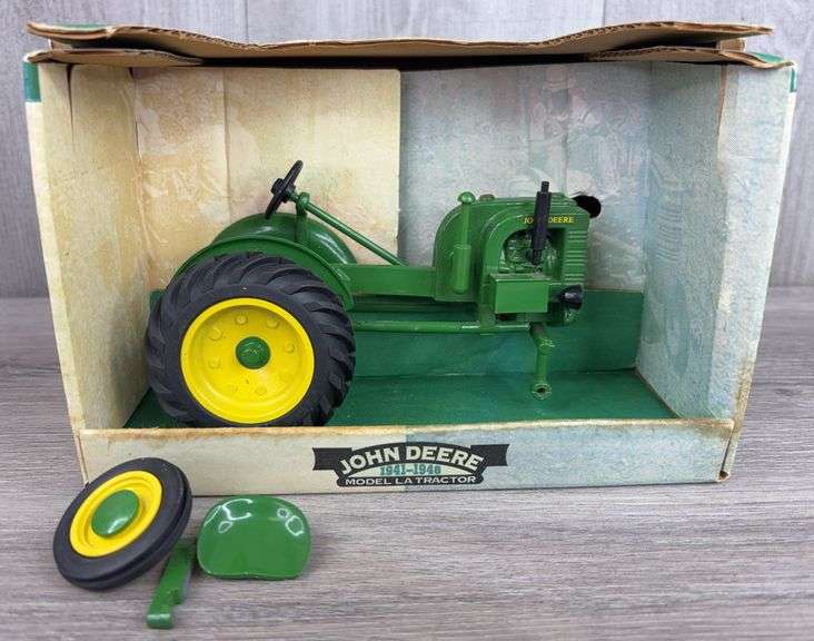 John Deere 1941-1946 Model “LA” Tractor