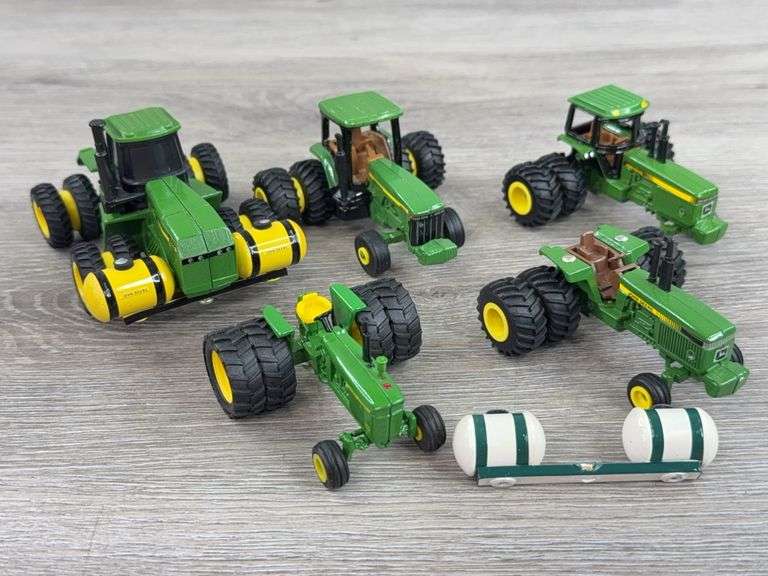 John Deere Tractors, 1/64, Ertl & Custom