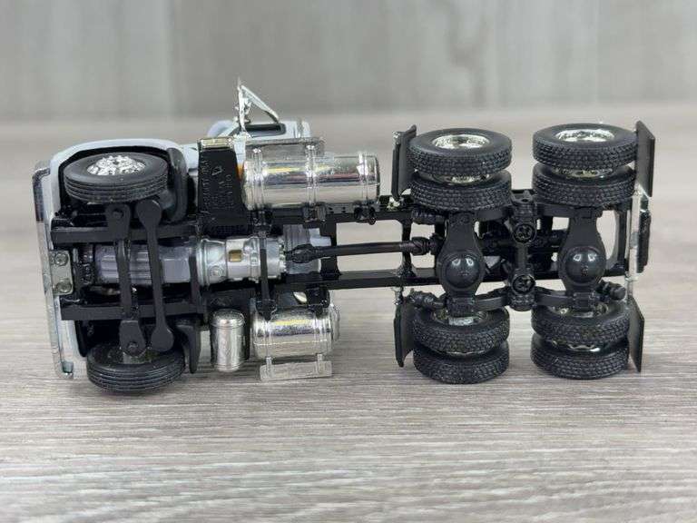 Mack Truck W/Tanker, 1/64, Truck First Gear, Fuel Lines Need Reattached