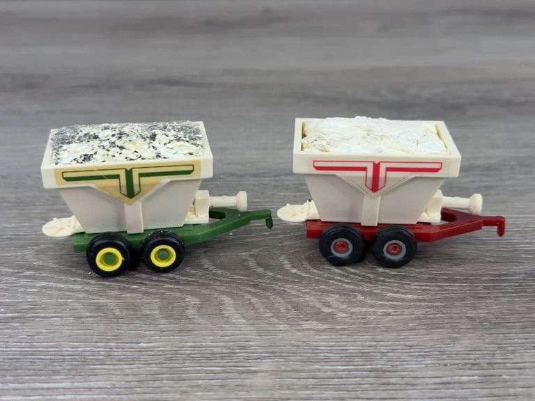 6 Fertilizer Spreaders, 1/64, Mostly Ertl & Mini Toys, 1 Custom