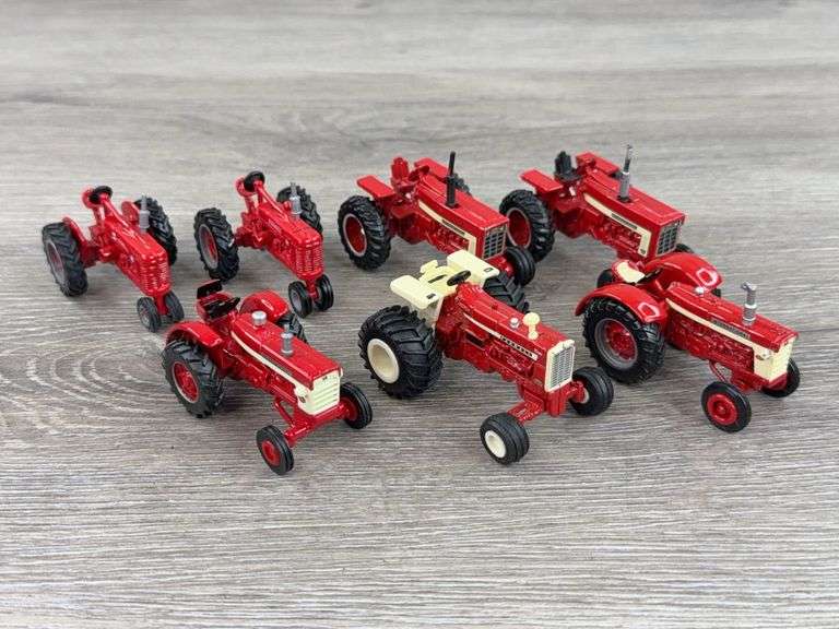 International Farmall Tractors, 1/64, Ertl, 660 Is 1999 NFTS