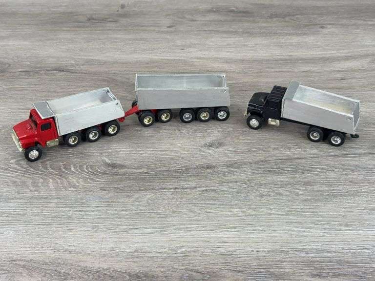 2 Semi Trucks, 1 W/Pup, 1/64, Custom