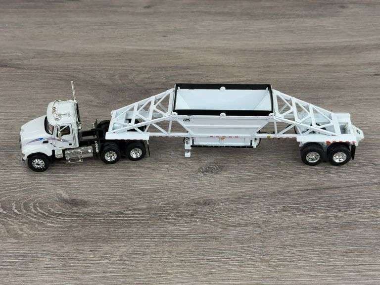 Truck W/Bottom Dump Hopper, 1/64, Truck First Gear