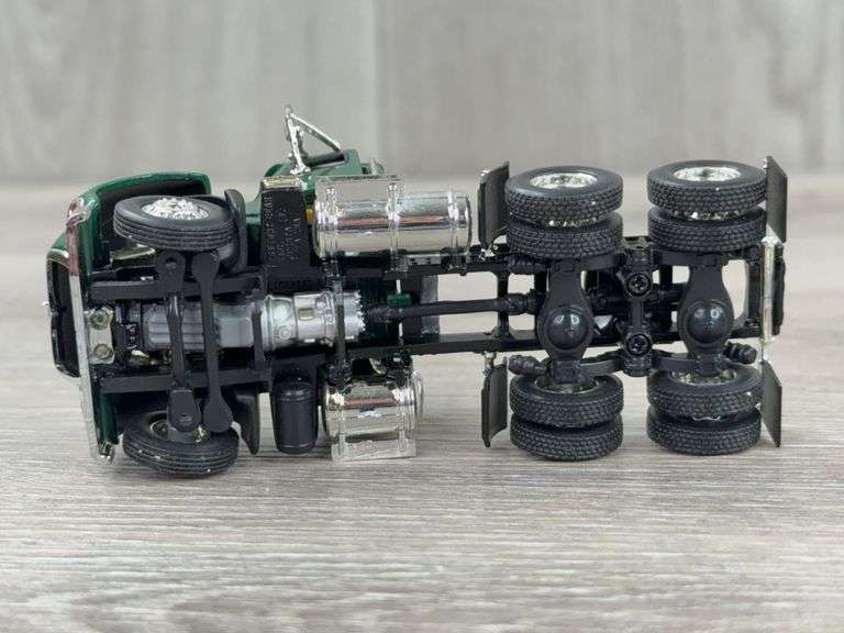 Mack Truck-First GearW/Yatming Dump Trailer, 1/64