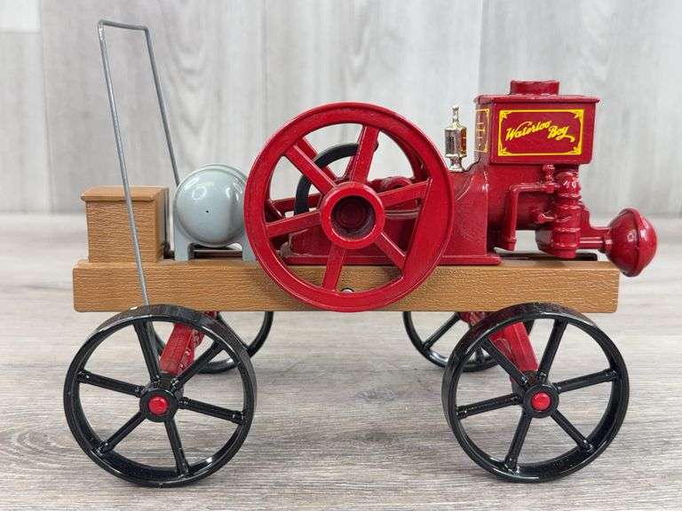 John Deere Waterloo Boy 2 HP Engine, 1/8, Ertl