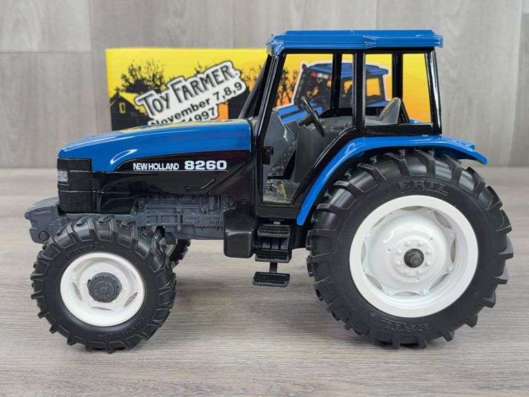 New Holland 8260 MFD, 1/16, 1997 NFTS, Toy Farmer