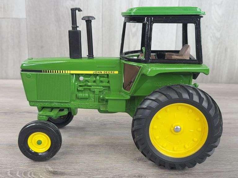 John Deere 4440 WF, 1/16, Ertl