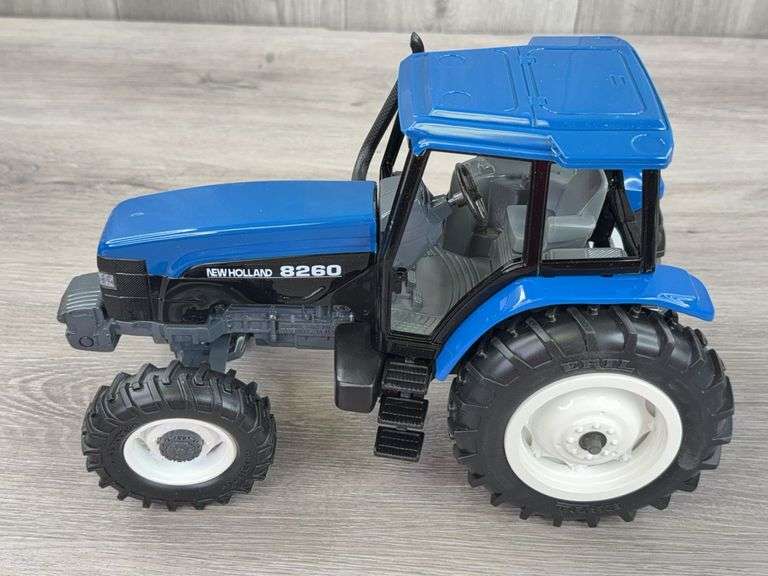 New Holland 8260 MFD, 1/16, 1997 NFTS, Toy Farmer