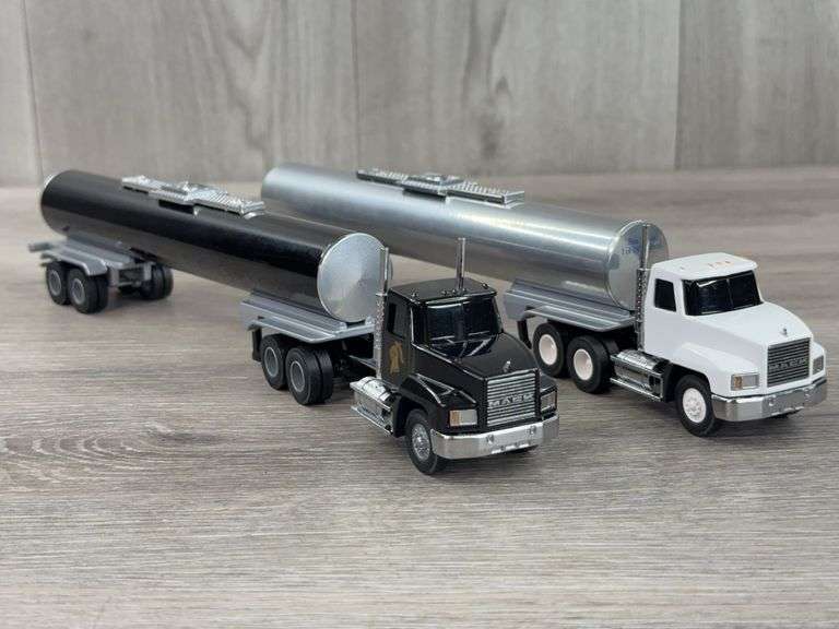 2 Mack CH600 Chemical Tankers, 1/64, Penjoy