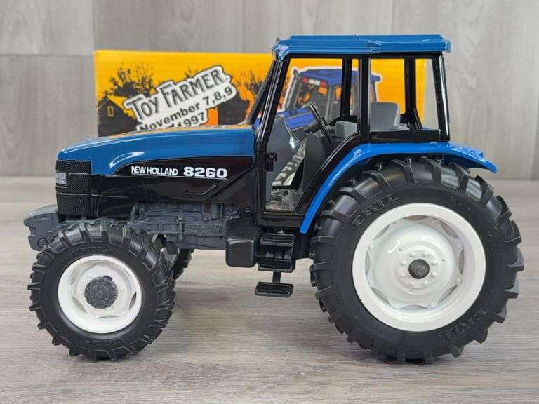 New Holland 8260 MFD, 1/16, 1997 NFTS, Toy Farmer