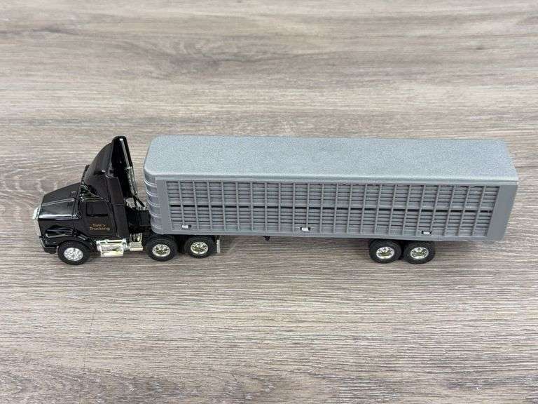 White GMC Tim's Trucking Truck W/Livestock Trailer, 1/64, Ertl