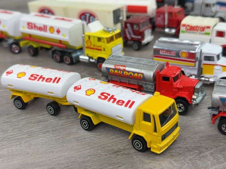 STP, Shell, Texaco, Milky, Pennzoil Tractor Trailers, 1/64, Majorette, Matchbox