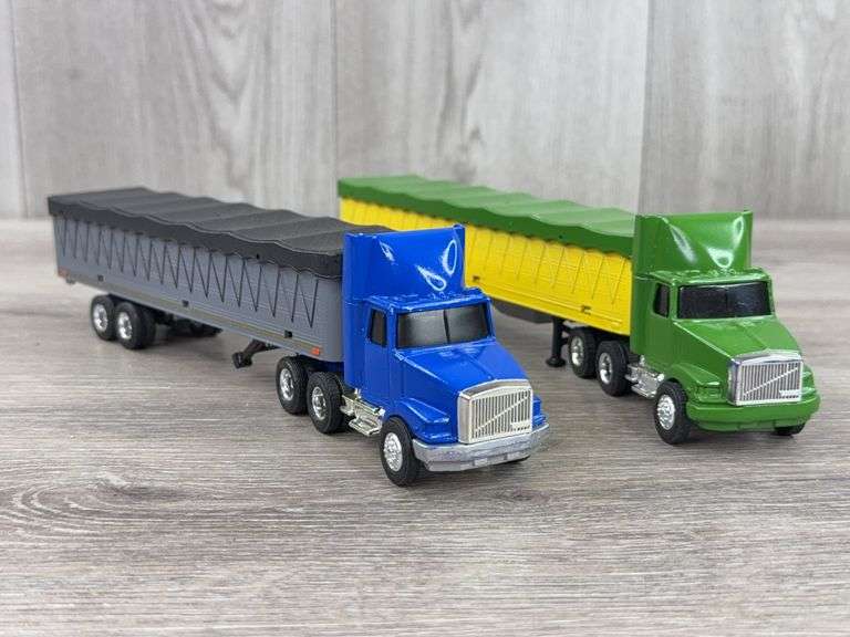 2 WhiteGMC Trucks W/Grain Trailers, 1/64, Custom