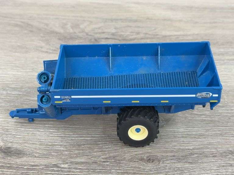 Harvest Commander Kinze 1050 Grain Cart, 1/64, SpecCast