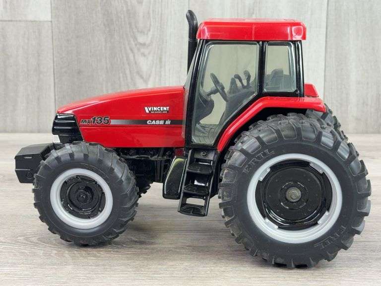 Case IH MX135 MFD Duals, 1/16, Vincent Farm Equipment Limited