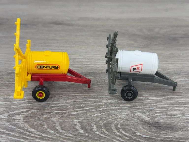 FS Sprayer Truck & 4 Pull Type Sprayers, 1/64, 4 Ertl, 1 Custom