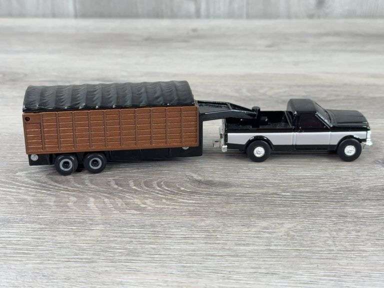 4 Trucks & Trailers, 1/64, Ertl, Standi Toys & Custom