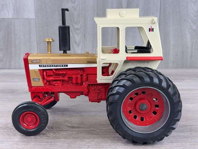 International Farmall 1456 WF Duals Turbo, 1/16, Custom
