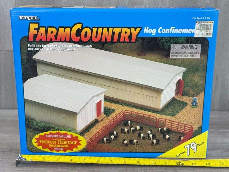 Farm Country Hog Confinement Set 79 Pieces,  Ertl, Unsure If Complete