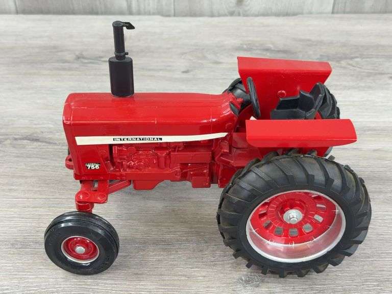 International Farmall 756 WF, 1/16, Ertl