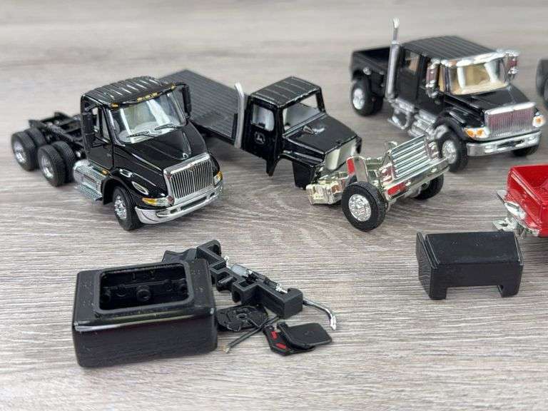 Mack, Dodge & Other Trucks, 1/64, Ertl & First Gear