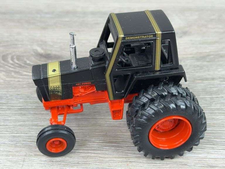 Case 1170 Black Knight Duals WF, 1/43, Ertl