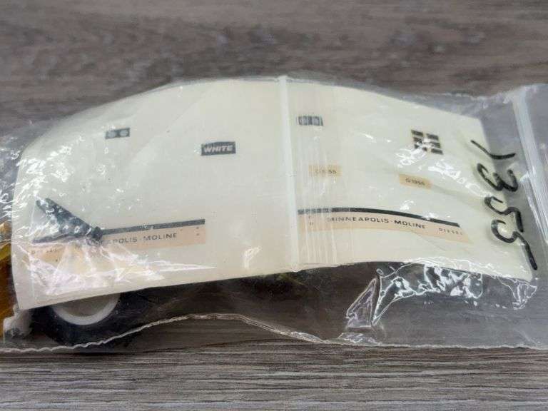 John Deere, Case International, Oliver& Minneapolis Moline Parts, Trucks, Trailers & Implement Parts, International 660 Toy Farmer Empty Box, 1/64