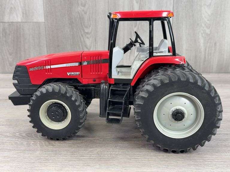 Case IH MX200 MFD Duals, 1/16, Vincent Farm Equipment Limited