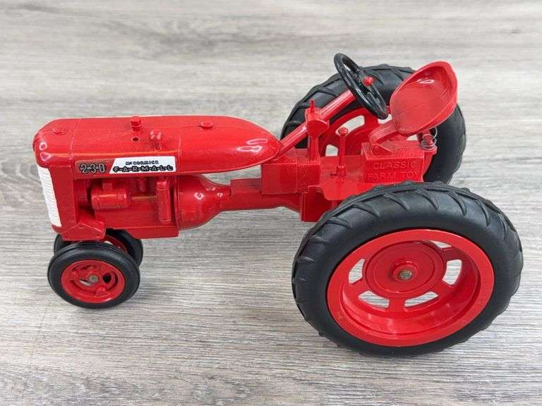 McCormick Farmall 230 NF, 1/16, Florida Classic Farm Toy