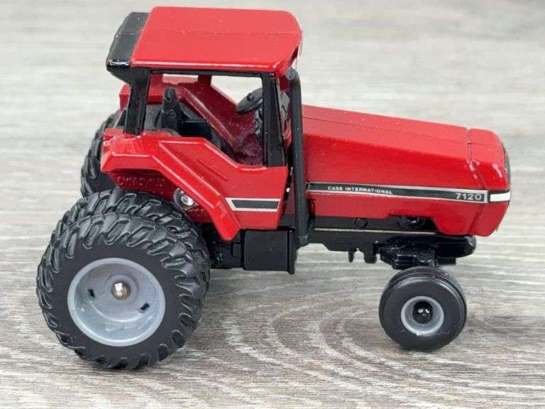 Case International Tractors, 1/64, Ertl, 1 1989 Farm Show Edition