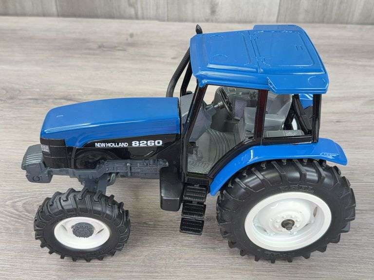 New Holland 8260 MFD, 1/16, 1997 NFTS, Toy Farmer