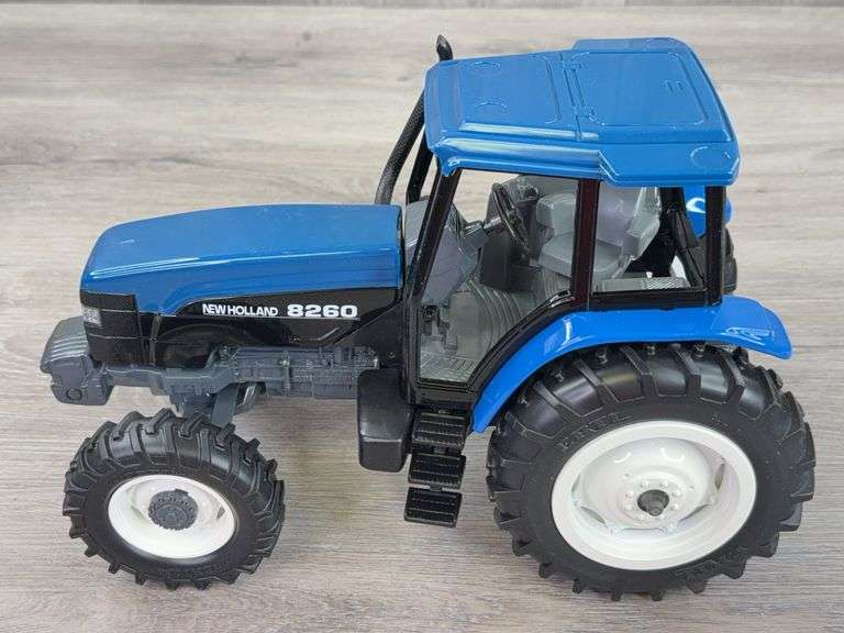 New Holland 8260 MFD, 1/16, 1997 NFTS, Toy Farmer