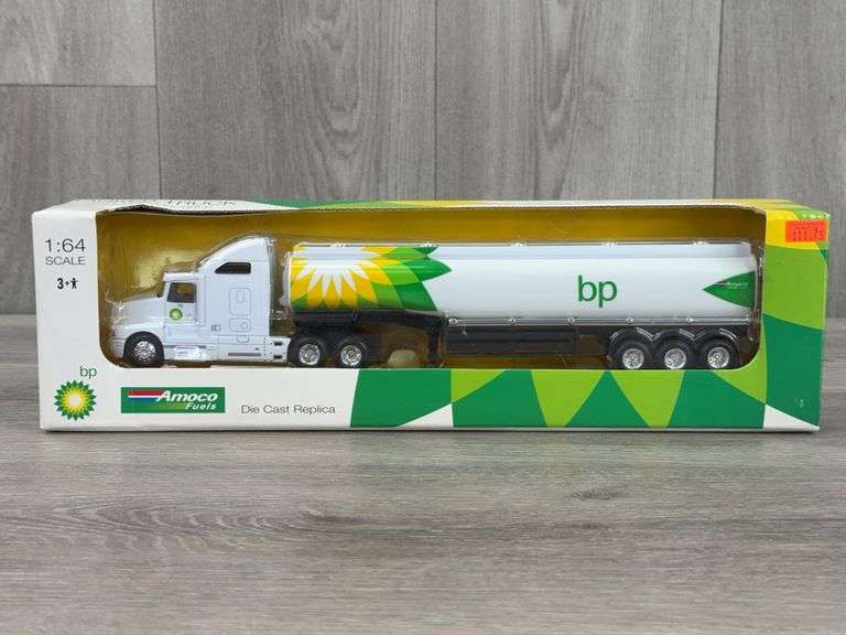 Amoco Fuels BP Tanker Truck, 1:64, Realtoy