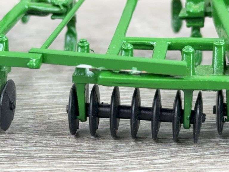 2 Cultivators, 1/64, Custom, Dark Green Needs Repair