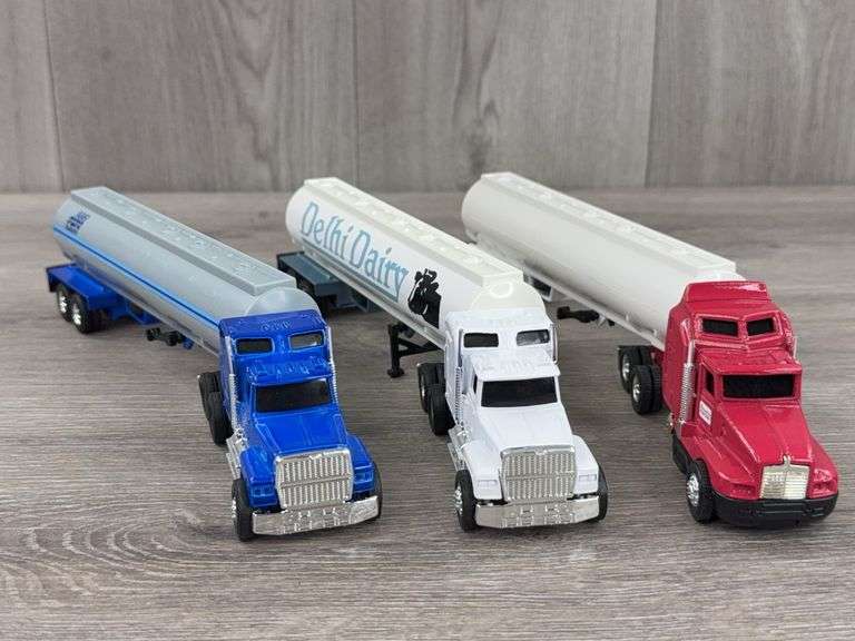 2 Ford LTL-9000 & 1 Kenworth T600A W/Tankers, 1/64, Ertl