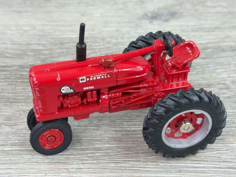 IH McCormick Farmall Diesel Super M-TA NF, 1/43 Toy Farmer