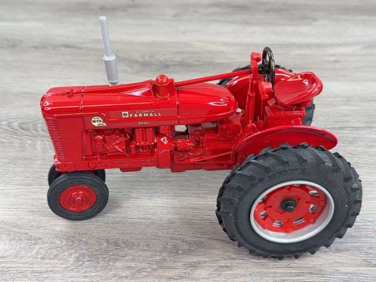 McCormick Farmall Super M-TA Diesel NF, 1/16, Toy Farmer