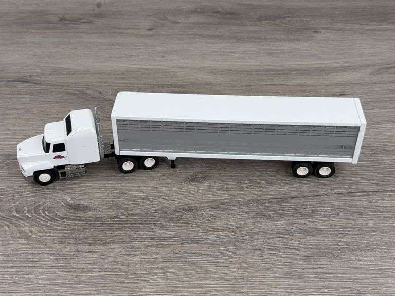 Mach CH600 Truck W/Livestock Trailer,  1/64, Penjoy