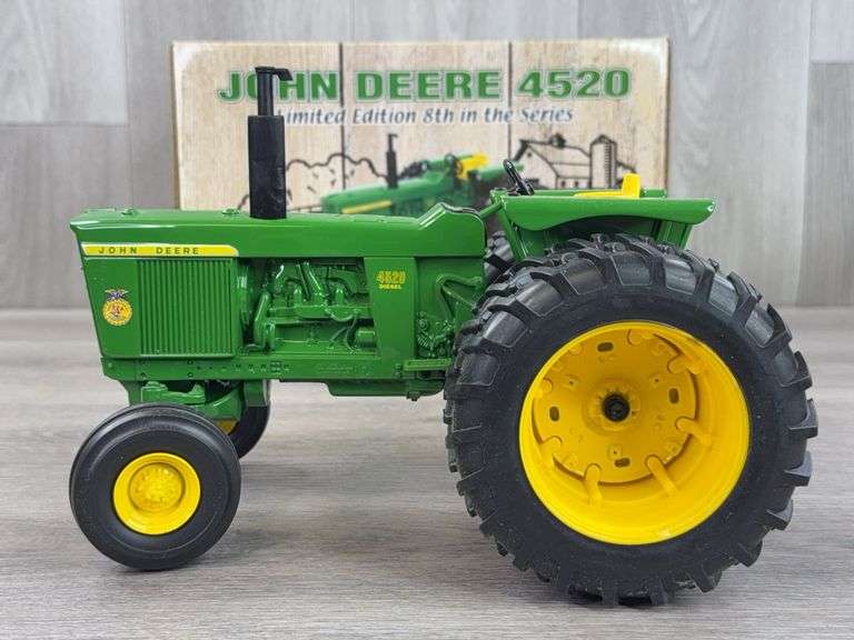 John Deere 4520 Diesel WF Duals, 1/16, 2005 OH FFA