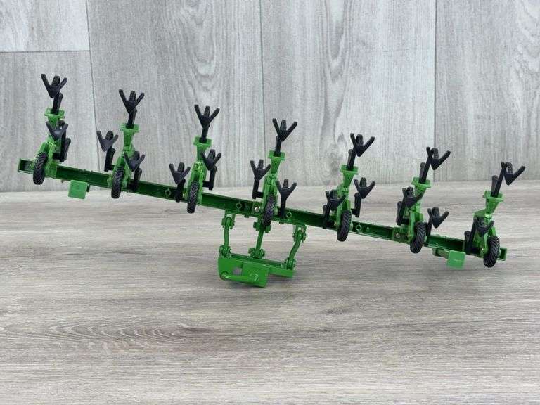 John Deere 856 Minimum Tillage Cultivator, 1/16, Ertl